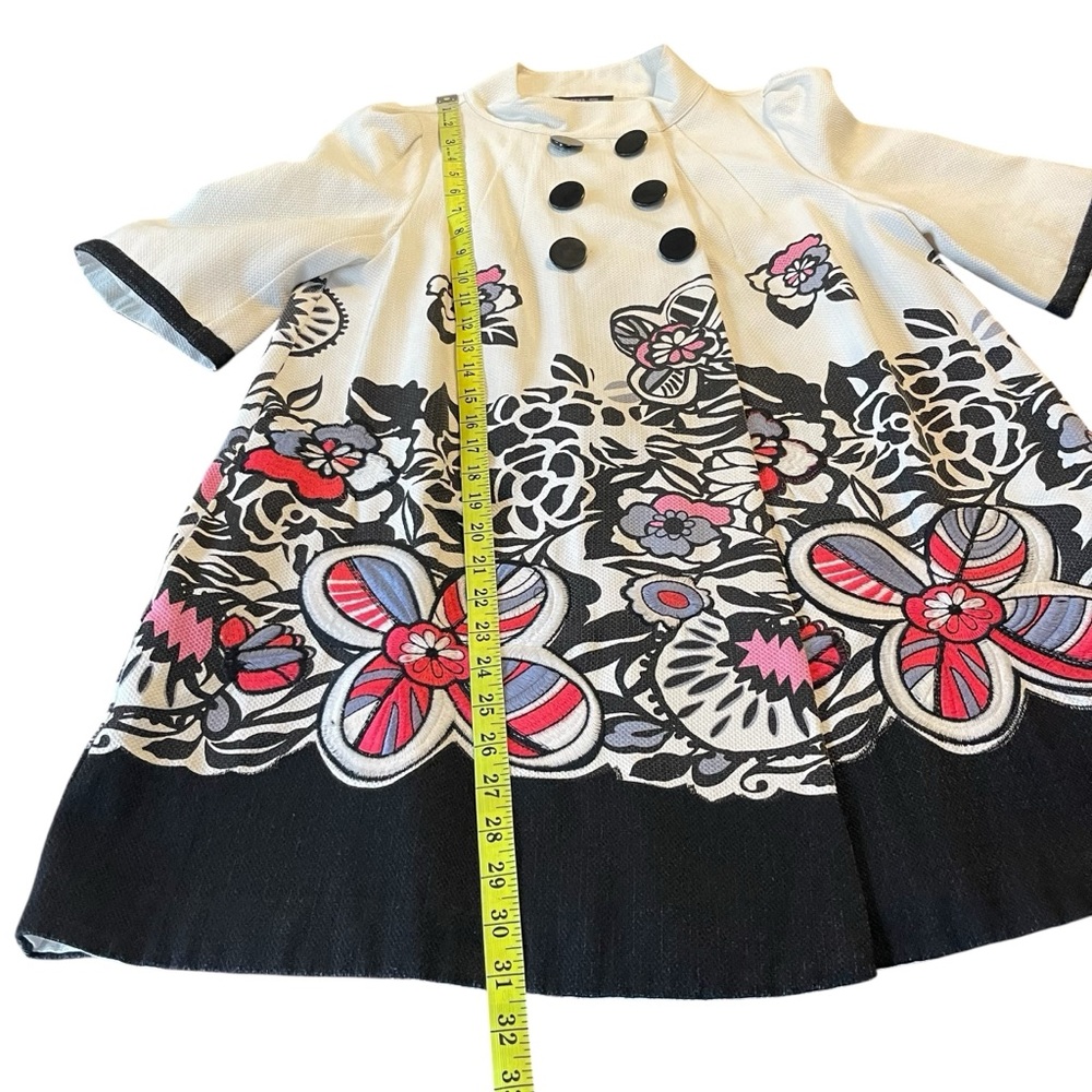 Anna Sui White/Black/Pink Embroidered Floral Short Sleeve Swing Coat (6) - Picture 12 of 16
